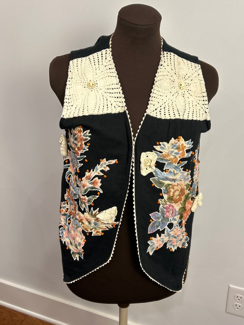 HG NY Women’s Cotton Y2K 90s Black Crochet Open Vest Size M Boho Indie Eclectic